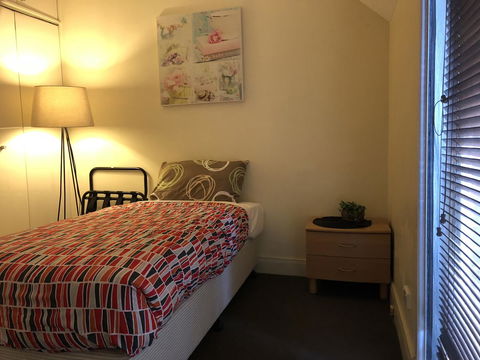 Sydney Harbour Bed And Breakfast - Rental Cars 27