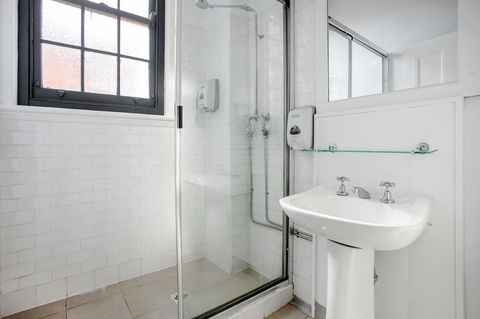 Sydney Harbour Bed And Breakfast - Rental Cars 7