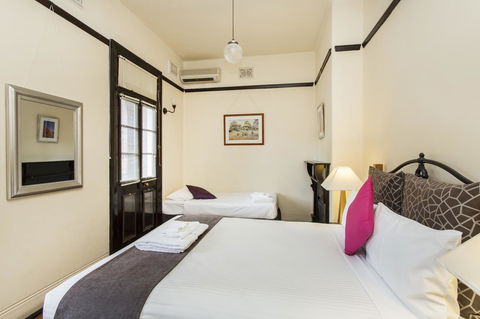 Sydney Harbour Bed And Breakfast - Rental Cars 14