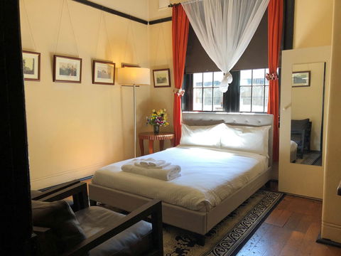 Sydney Harbour Bed And Breakfast - Rental Cars 44