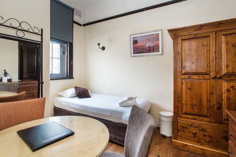 Sydney Harbour Bed And Breakfast - Rental Cars 19