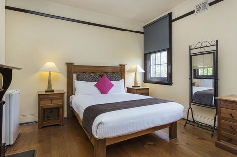 Sydney Harbour Bed And Breakfast - Rental Cars 41