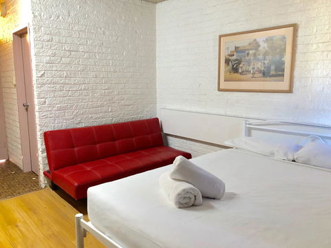 Marco Polo Motor Inn Sydney - Rental Cars 3