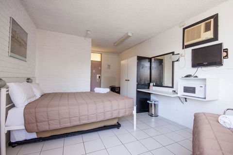 Marco Polo Motor Inn Sydney - Rental Cars 23