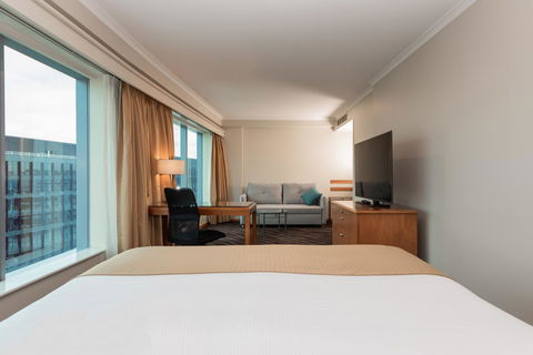 Crowne Plaza Sydney Airport, An IHG Hotel - Rental Cars 18