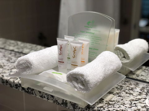 Crowne Plaza Sydney Airport, An IHG Hotel - Rental Cars 23