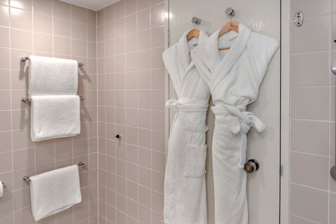 Crowne Plaza Sydney Airport, An IHG Hotel - Rental Cars 24