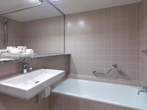 Crowne Plaza Sydney Airport, An IHG Hotel - Rental Cars 22