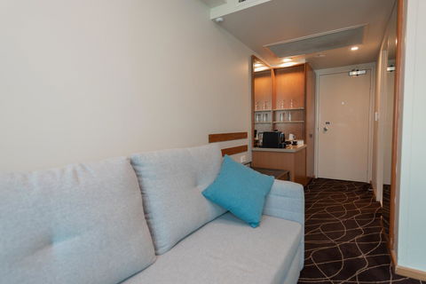 Crowne Plaza Sydney Airport, An IHG Hotel - Rental Cars 19