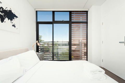 Newtown's Best Designer Apartment - Rental Cars 8