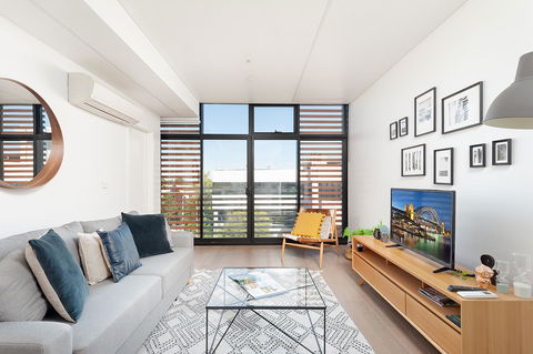 Newtown's Best Designer Apartment - Rental Cars 0