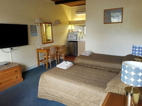 Temora Motel - Rental Cars 4