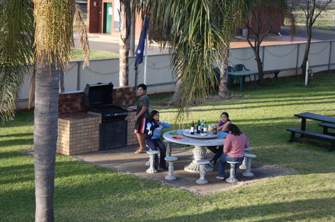 Temora Motel - Rental Cars 8