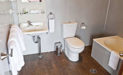 Q Station - Rental Cars 32