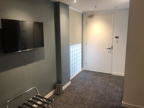 Crown Hotel Surry Hills - Rental Cars 37