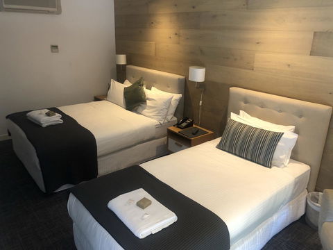 Crown Hotel Surry Hills - Rental Cars 11