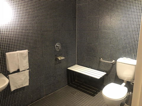 Crown Hotel Surry Hills - Rental Cars 38