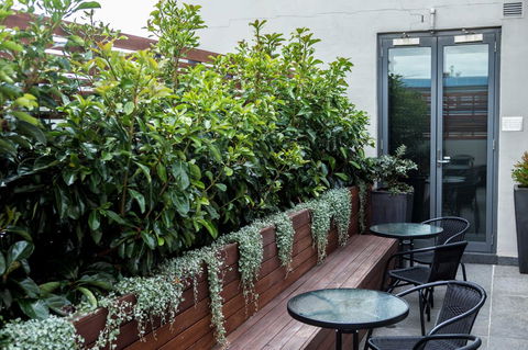 Crown Hotel Surry Hills - Rental Cars 41