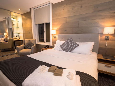 Crown Hotel Surry Hills - Rental Cars 7