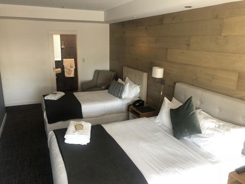 Crown Hotel Surry Hills - Rental Cars 16