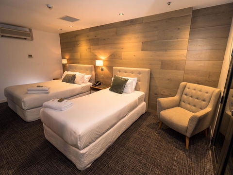 Crown Hotel Surry Hills - Rental Cars 9
