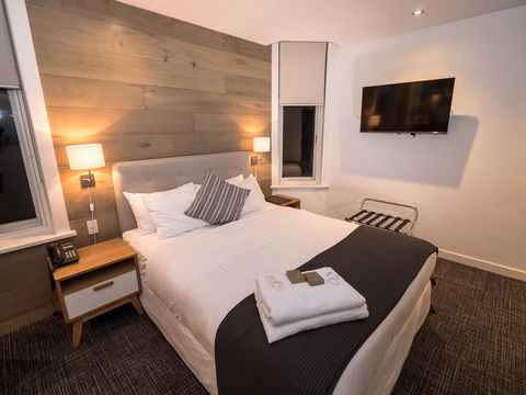 Crown Hotel Surry Hills - Rental Cars 8