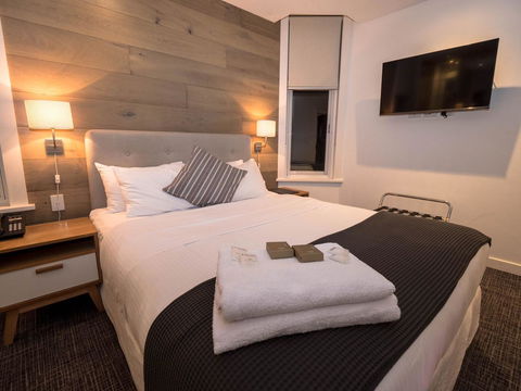 Crown Hotel Surry Hills - Rental Cars 2