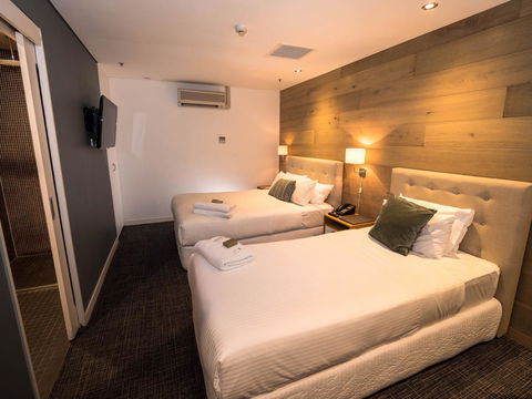 Crown Hotel Surry Hills - Rental Cars 10