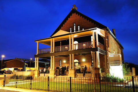 Perry Street Hotel - Rental Cars 0