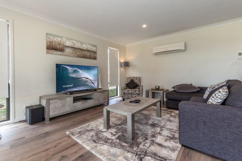 Horizons Retreat & Golf, Villa 133 - Rental Cars 1
