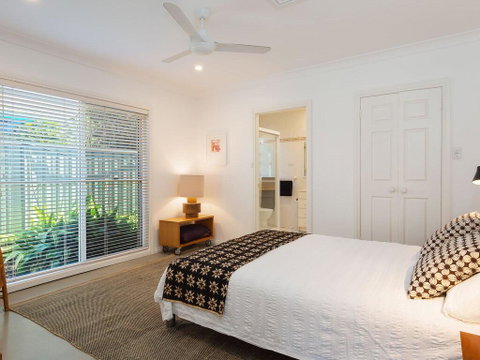 Bonito', 26 Bonito Street - Pet Friendly Housewith Aircon - Rental Cars 1