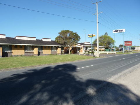 Bordertown Dukes Motorinn - Rental Cars 3
