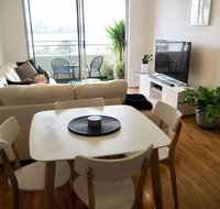 Breathtaking River  City Views Free Parking  WiFi - Rental Cars