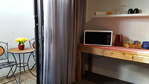 Brightwater Room For Rent On The Sunshine Coast - Rental Cars 0