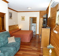 Brooklyn Motel - Rental Cars