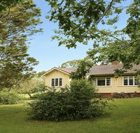 Canary Cottage - fresh clean simple  comfortable - Rental Cars