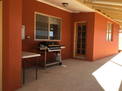 Caretakers Cottage Budget Accommodation - Rental Cars 0