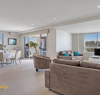 Carrington No.4 - Nelson Bay CBD - Rental Cars