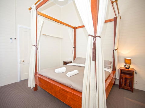 CBD Holiday Home - Rental Cars 0