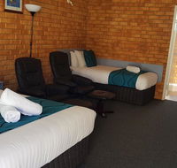 Centrepoint Motel Deniliquin - Rental Cars