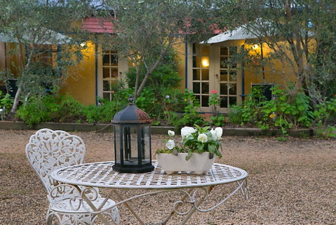 Chez Vous Villas Pokolbin - Rental Cars 3
