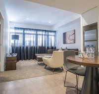 Chic  comfy 1 Bed home Silkari Suite Chdatswood - Rental Cars
