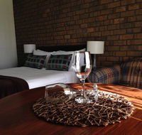 City Colonial Motor Inn - Rental Cars