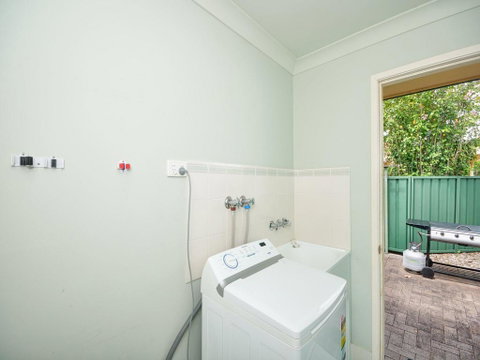 Close To Tea Gardens Waterfront - Rental Cars 2