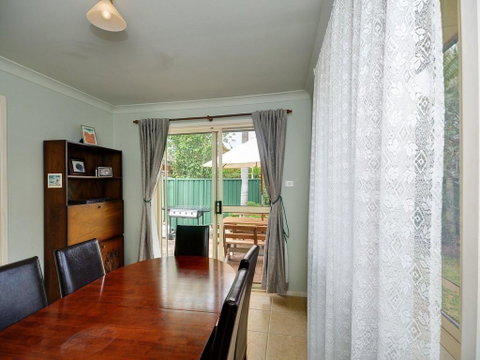Close To Tea Gardens Waterfront - Rental Cars 1