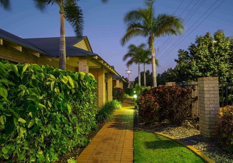 Comfort Inn & Suites Karratha - Rental Cars 0