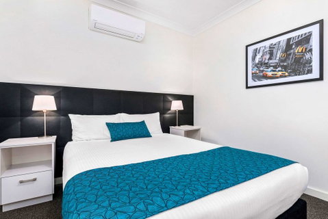 Comfort Inn & Suites Manhattan - Rental Cars 2