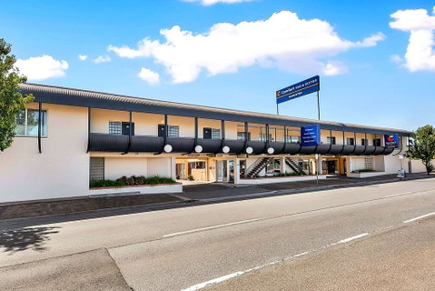 Comfort Inn & Suites Manhattan - Rental Cars 1
