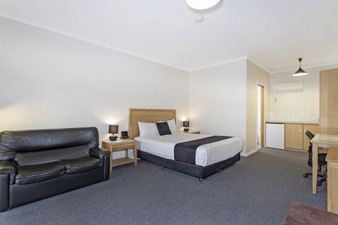 Comfort Inn Lady Augusta - Rental Cars 0