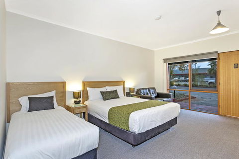 Comfort Inn Lady Augusta - Rental Cars 2